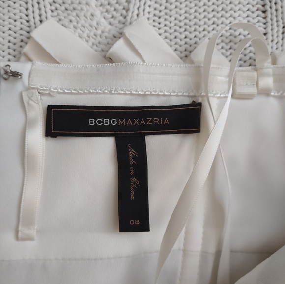 BCBG Maxazria Strapless Navy & Cream Dress with Flower Accent & Cummerbund Sz. 8 - Picture 4 of 5